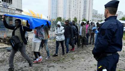 2.459 personnes évacuées des campements dans le nord de Paris