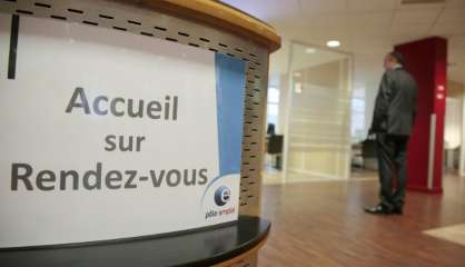 Ile-de-France: Pôle emploi suspend les prescriptions de contrats aidés