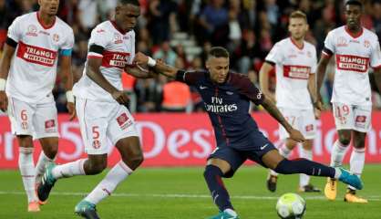 Ligue 1: le festival Neymar propulse le PSG en tête