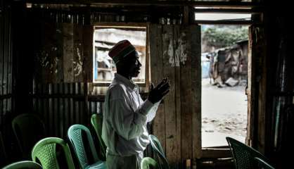 Kenya: le bidonville de Mathare écoute Dieu en attendant Odinga