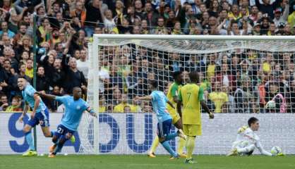 Ligue 1: en attendant Neymar, Saint-Etienne et l'OM suivent Lyon