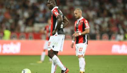 Ligue des champions: Nice avec Sneijder et Balotelli, Naples avec Mertens