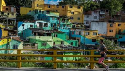 Colombie: street art contre violence dans un quartier pauvre de Medellin