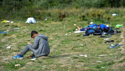 Calais: la majorité des migrants dort moins de quatre heures par nuit