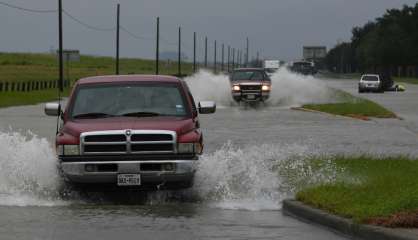 Houston instaure un couvre-feu et espère voir les pluies faiblir