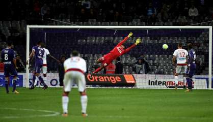 Ligue 1: Bordeaux garde le contact avec les gros 