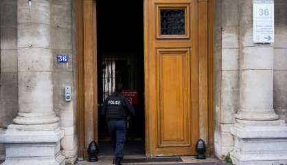 Quai des Orfèvres: deux policiers renvoyés devant les assises pour viol