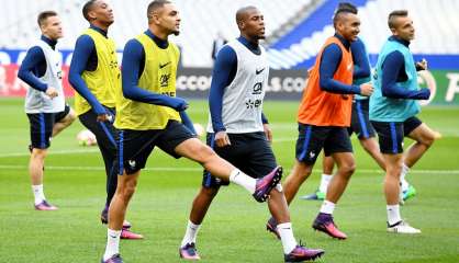 Equipe de France: Kurzawa maintenu, Payet et Sissoko rappelés