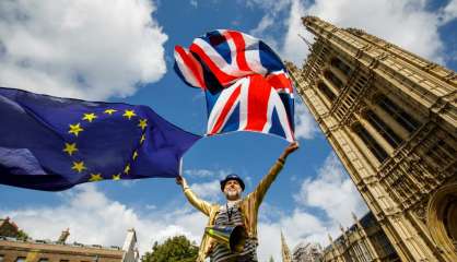 GB/Brexit: Première étape franchie sur le chemin de l'abrogation du droit européen