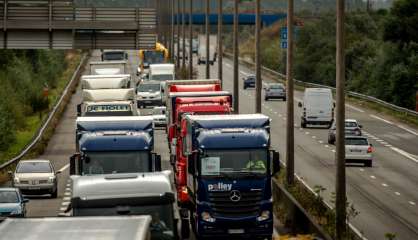 Coup d'envoi de la grève des routiers contre la réforme du travail