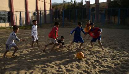 En Afghanistan, pas besoin de rivages pour jouer au foot de plage