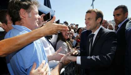 JO-2024: bain de foule pour Macron sur le site de voile à Marseille