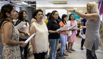 A Hong Kong, des mères philippines chantent pour leurs enfants absents