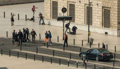 L'attaque de Marseille revendiquée par l'EI, un assaillant aux multiples identités