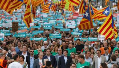 A Barcelone, des centaines de milliers de Catalans réclament l'indépendance 