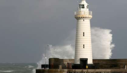 Irlande: alerte rouge et écoles fermées face à la tempête