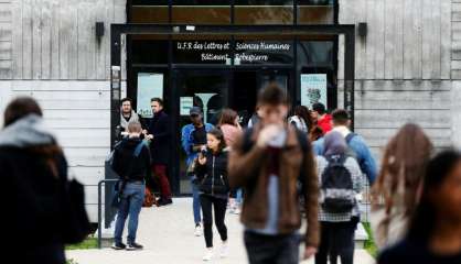 Université: des étudiants inquiets mais pas tentés pour l'heure par la rue