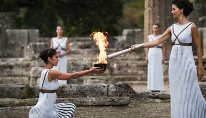 La flamme olympique des JO de PyeongChang officiellement allumée