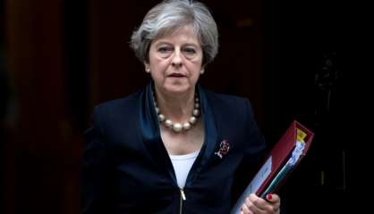 Brexit: May remporte de justesse une première manche au Parlement