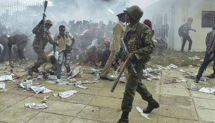 Kenya: échauffourées et gaz lacrymogène à Nairobi avant l'investiture de Kenyatta