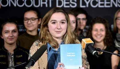 Le Goncourt des lycéens, un prix littéraire convoité, rivalisant dans la cour des grands