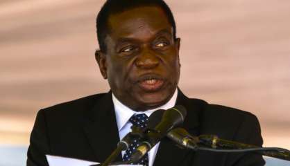 Le vice-président Mnangagwa, limogé par Mugabe, de retour au Zimbabwe