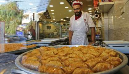 Réfugié en Jordanie, un pâtissier syrien vend les douceurs de son pays