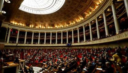 Fonction publique: l'Assemblée rétablit le jour de carence en cas d'arrêt maladie 