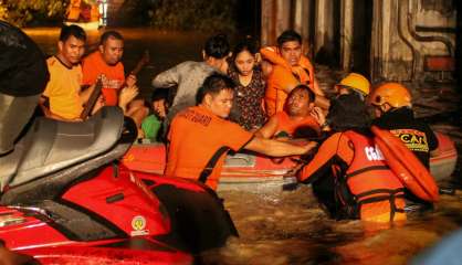 Tempête aux Philippines: au moins 74 morts, des disparus