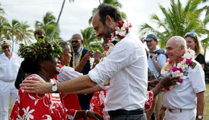 Nouvelle-Calédonie: Edouard Philippe défend le 