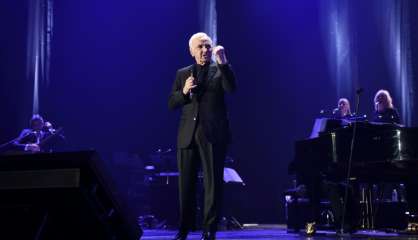 Charles Aznavour triomphe à Bercy, chez Johnny