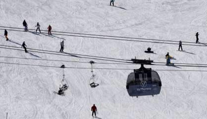 Isère: 150 skieurs évacués sans incident de télécabines en panne