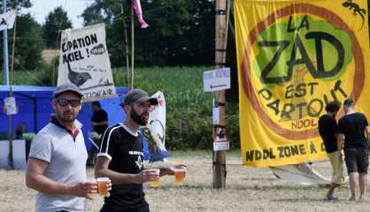 Notre-Dame-des-Landes: autorités et zadistes se préparent à l'évacuation