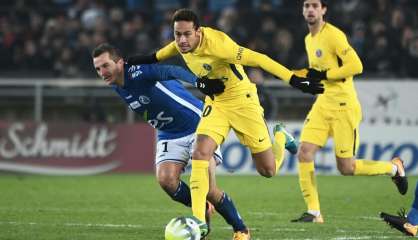 Ligue 1: Strasbourg pour confirmer, le PSG pour se consoler