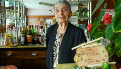 A 100 ans révolus, Marie-Lou tient toujours son bar