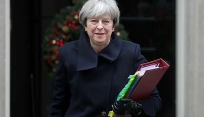 Brexit: Theresa May en route pour Bruxelles pour rencontrer Juncker