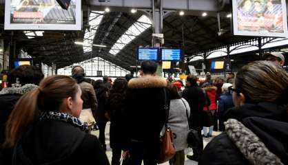 Saint-Lazare: trafic interrompu pendant 45 mn en raison de problèmes d'alimentation