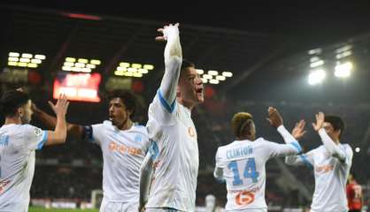 Ligue 1: Marseille, bien trop fort pour Rennes, recolle au podium