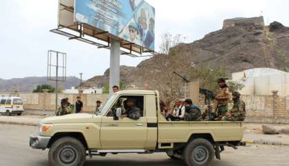 Yémen: des séparatistes encerclent le palais présidentiel à Aden 