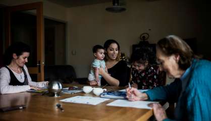 Deux enfants, une vieille dame et deux handicapées, ou la vie de famille en partage