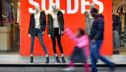 Les soldes d'hiver démarrent doucement, plombés par le Black Friday et la météo