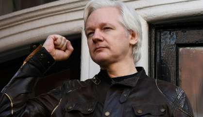 L'Equateur naturalise Julian Assange, réfugié à Londres 