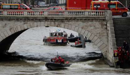 Une policière de la brigade fluviale disparue dans la Seine à Paris