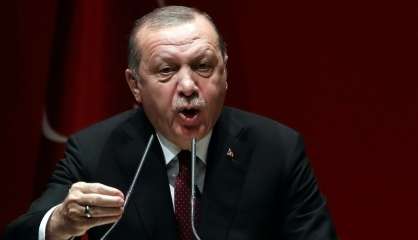 Syrie: Erdogan balaie les critiques et veut élargir l'offensive