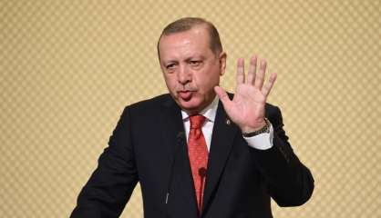 Erdogan à Paris dans l'espoir de rétablir les relations avec l'UE