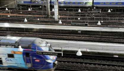 Neige en Ile-de-France: la SNCF conseille à ses clients de reporter leurs déplacements