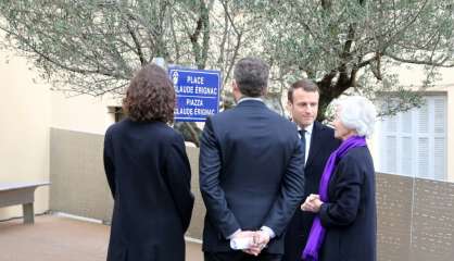 Macron débute sa visite par l'hommage au préfet Erignac