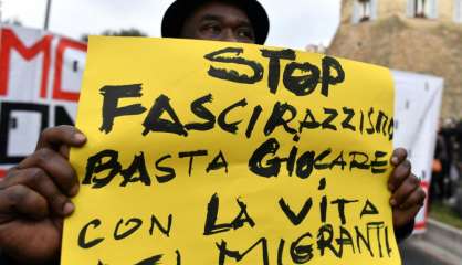 Italie: des milliers de manifestants antifascistes à Macerata