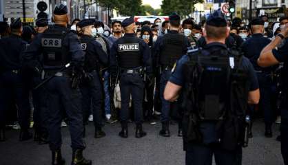 A Aubervilliers, la police évacue un vaste campement de migrants