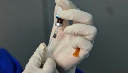 Vaccin contre le Covid-19: vite et bien, est-ce possible?